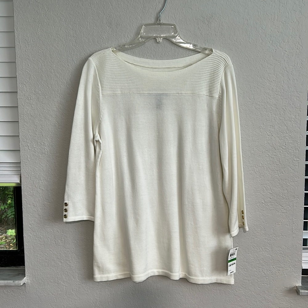 Ballet neck light sweater